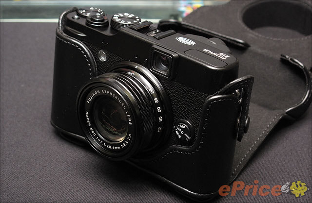 大光圈復古機賣 $5980　Fujifilm X10 實機試玩
