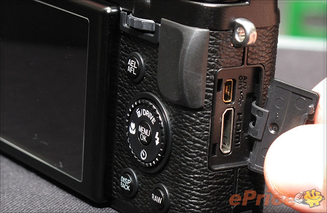 大光圈復古機賣 $5980　Fujifilm X10 實機試玩