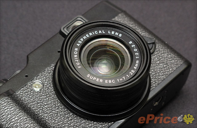 大光圈復古機賣 $5980　Fujifilm X10 實機試玩