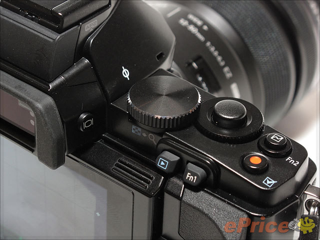 Olympus OM-D E-M5 實機試玩:高速對焦、9 fps 連拍! Olympus OM-D E-M5 實機試玩:高速對焦、9 fps 連拍!