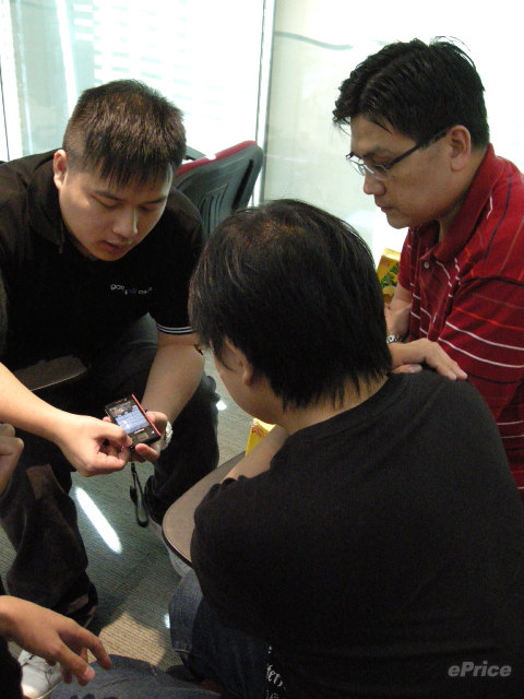 http://timg.eprice.com.hk/hk/mobile/img/2009-08/17/29018/keithyim_3_78c0bc54991a5b7d54cc6d8c9e71ace8.JPG