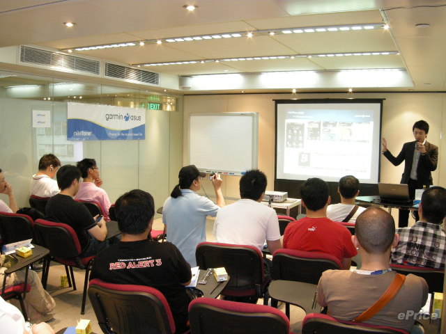 http://timg.eprice.com.hk/hk/mobile/img/2009-08/17/29018/keithyim_3_e0977472569c85bcc714422ba02184ac.JPG