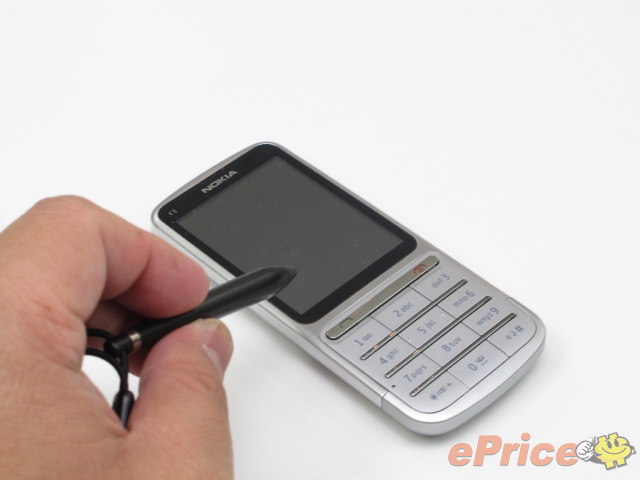 觸鍵雙控新代表　Nokia C3-01 試用報告