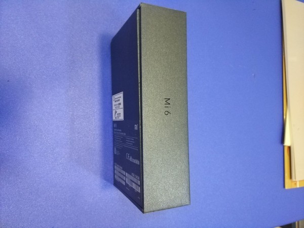 拍人更美的性能怪獸? 小米6 陶瓷尊享版 開箱評測 拍人更美的性能怪獸? 小米6 陶瓷尊享版 開箱評測