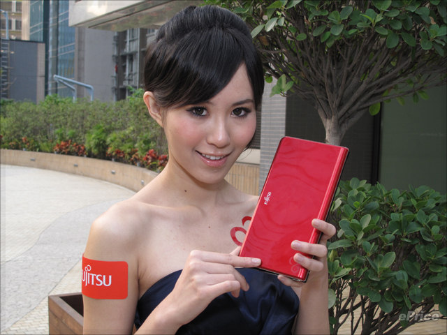 日系流動極致 Fujitsu LifeBook UH900 日系流動極致 Fujitsu LifeBook UH900