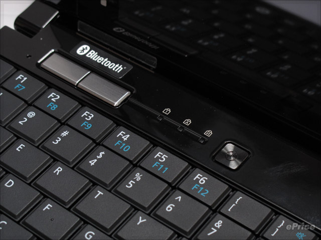 日系流動極致 Fujitsu LifeBook UH900 日系流動極致 Fujitsu LifeBook UH900