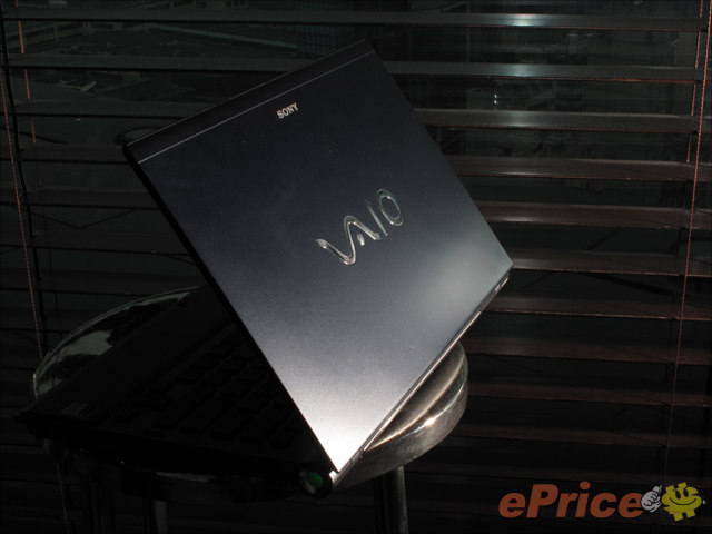 Sony VAIO Z 新版 Quad SSD 快足五倍 Sony VAIO Z 新版 Quad SSD 快足五倍