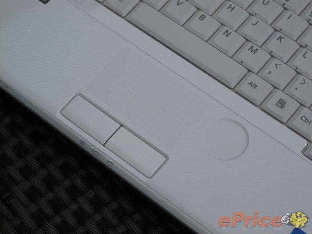 1.5KG 商務輕機 Fujitsu LIFEBOOK PH701