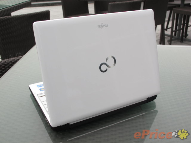1.5KG 商務輕機 Fujitsu LIFEBOOK PH701