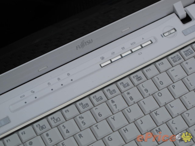 1.5KG 商務輕機 Fujitsu LIFEBOOK PH701