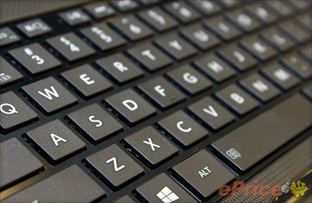 家用筆電 $3999 起 Toshiba C850、C840 家用筆電 $3999 起 Toshiba C850、C840