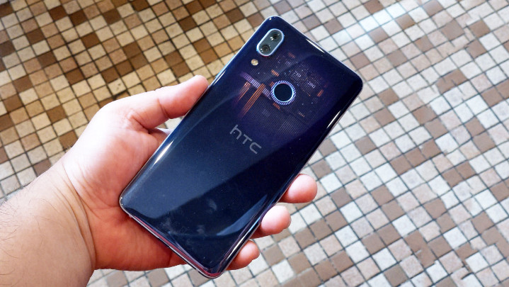 HTC U19e 最型應該係機背