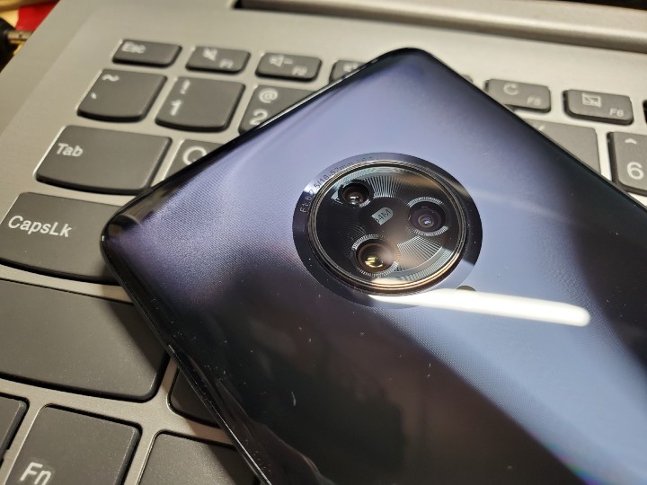 相機使用了超廣角+廣角+長焦方案 相機使用了超廣角+廣角+長焦方案