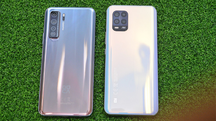 左:nova 7 SE 右:10 lite