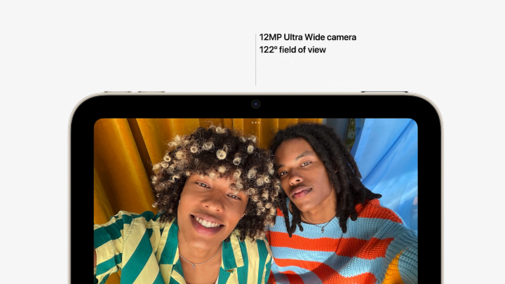iPad mini 6 的前置鏡頭大幅升級,更支援 Center Stage 功能。